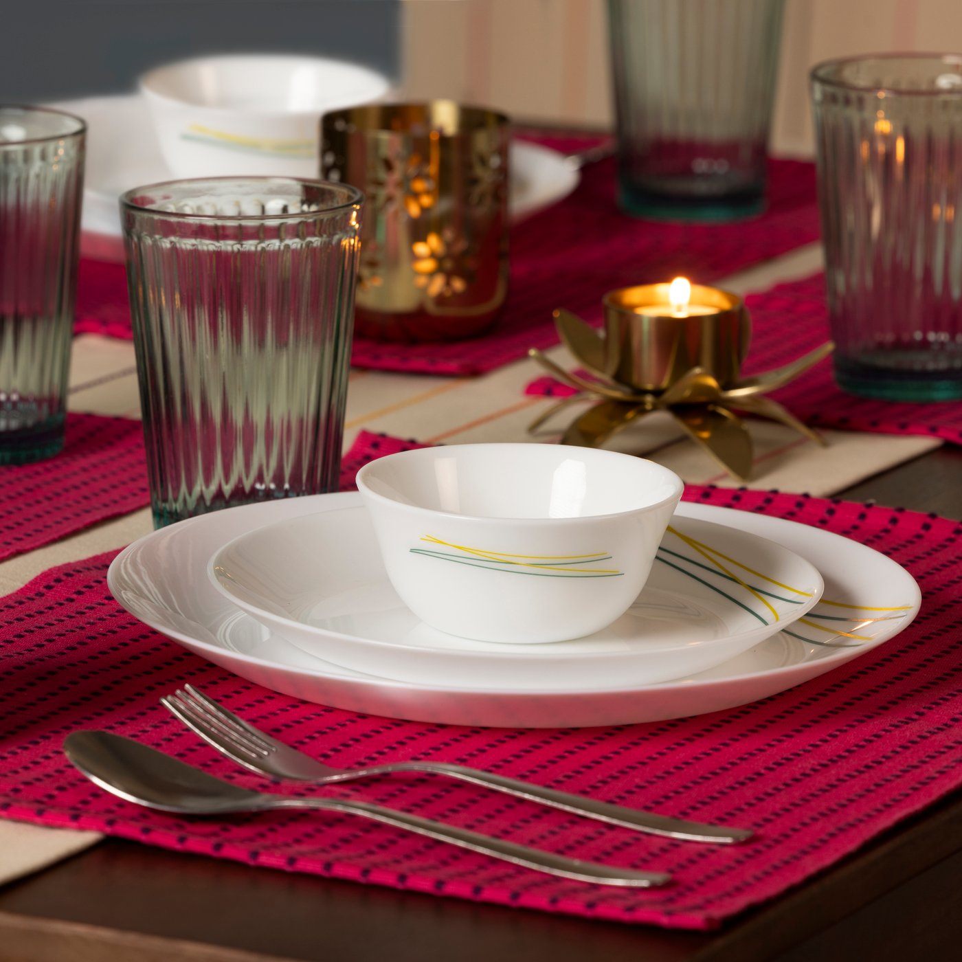 [skraentaerna-26-piece-plate-and-bowl-set-floral-pattern]
