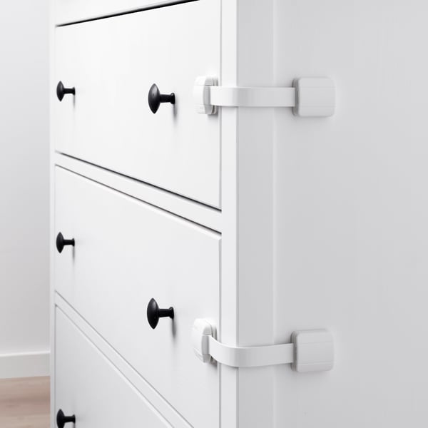 A white UNDVIKA multi latch