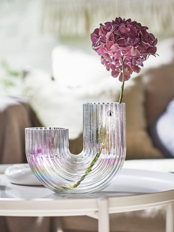 A mother-of-pearl colour RÄFFELBJÖRK vase