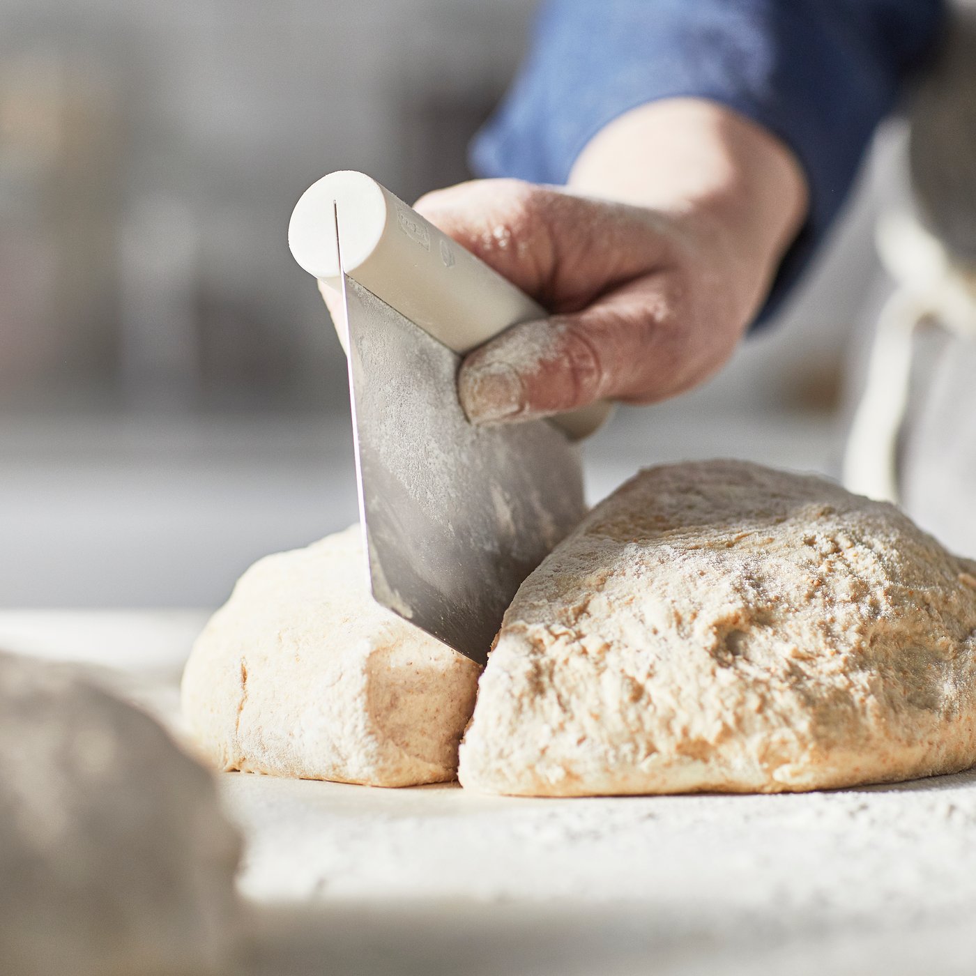 A LÄTTBAKAD dough cutter