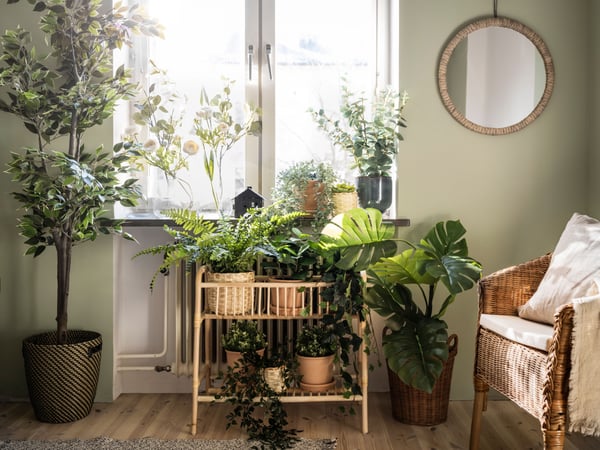 An in/outdoor Monstera FEJKA artificial potted plant