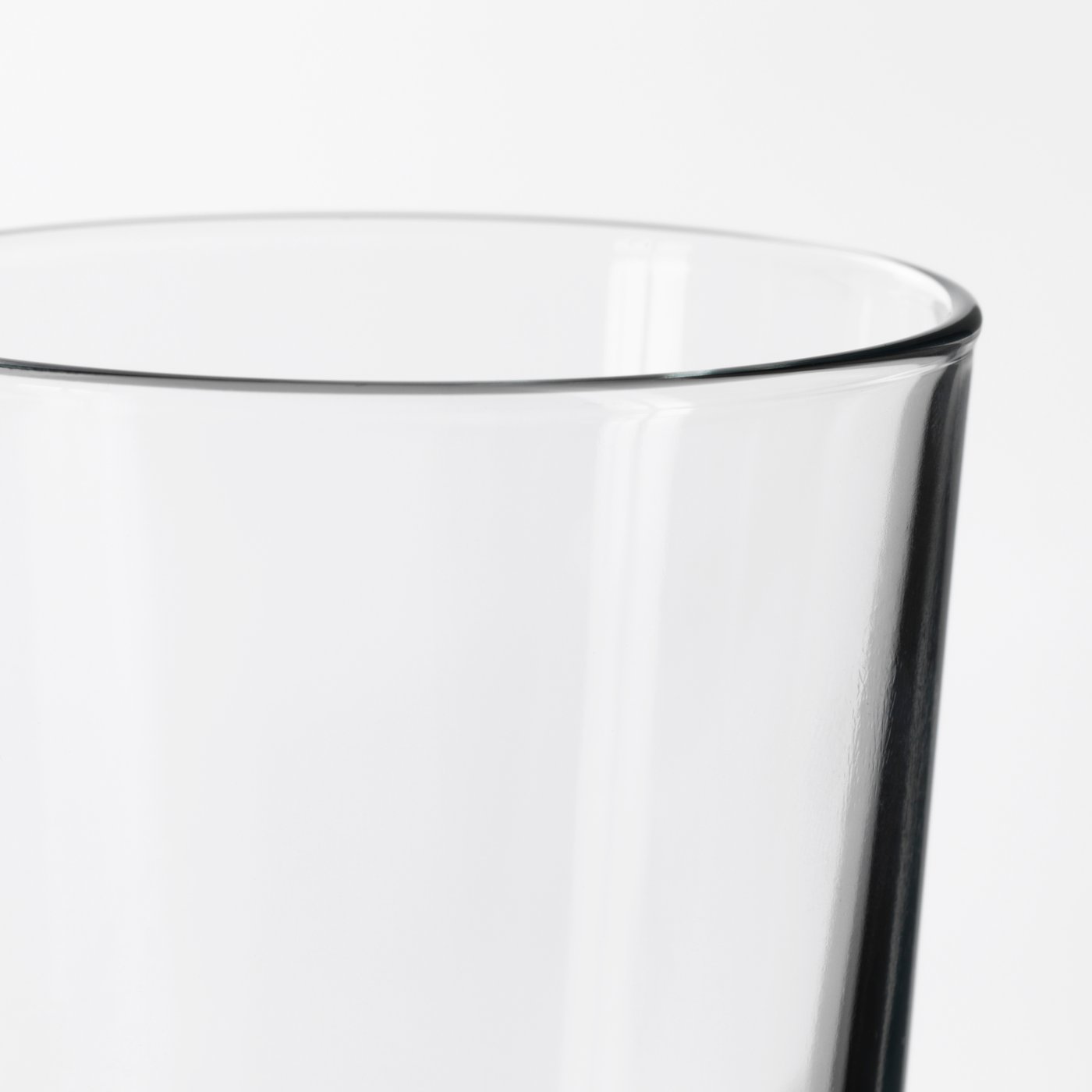 Ett IKEA 365+ glas i klarglas.