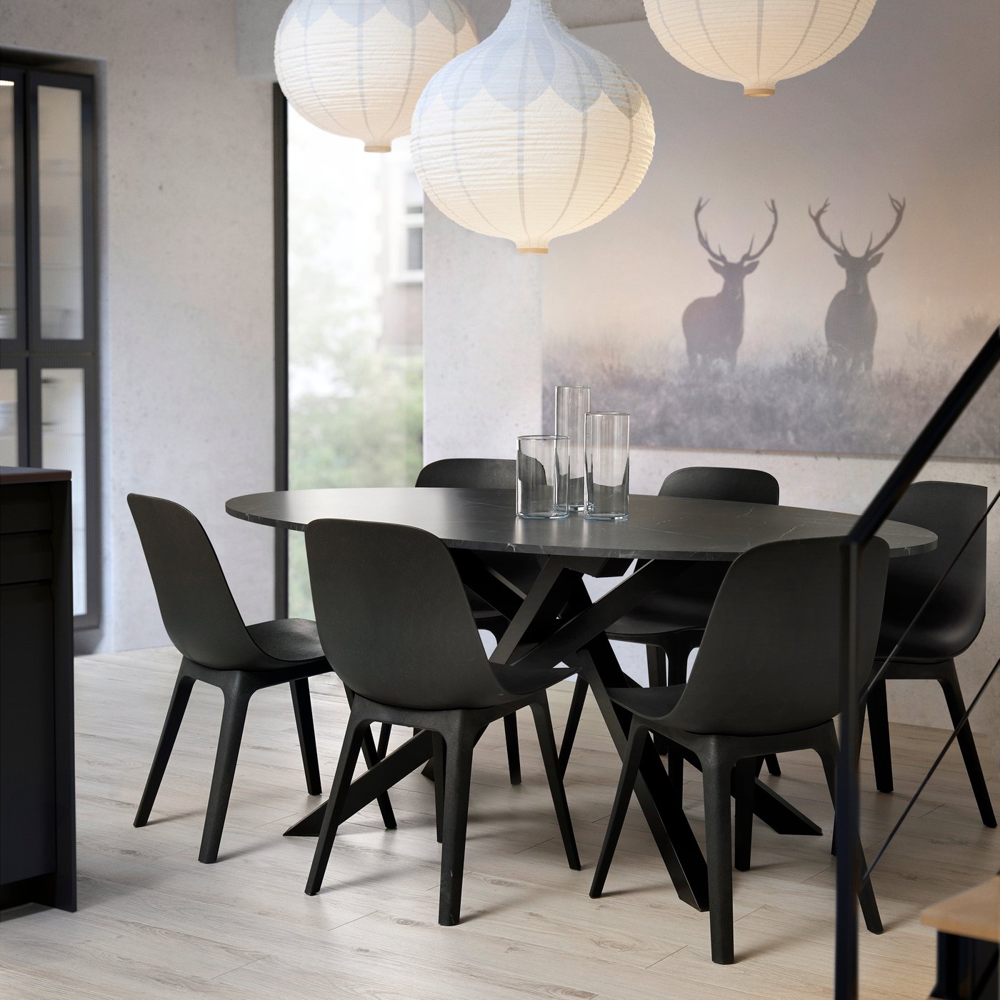 Une table MARIEDAMM à l'aspect marbre noir