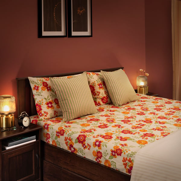 A green/pink AROMATISK flat sheet and 2 pillowcase