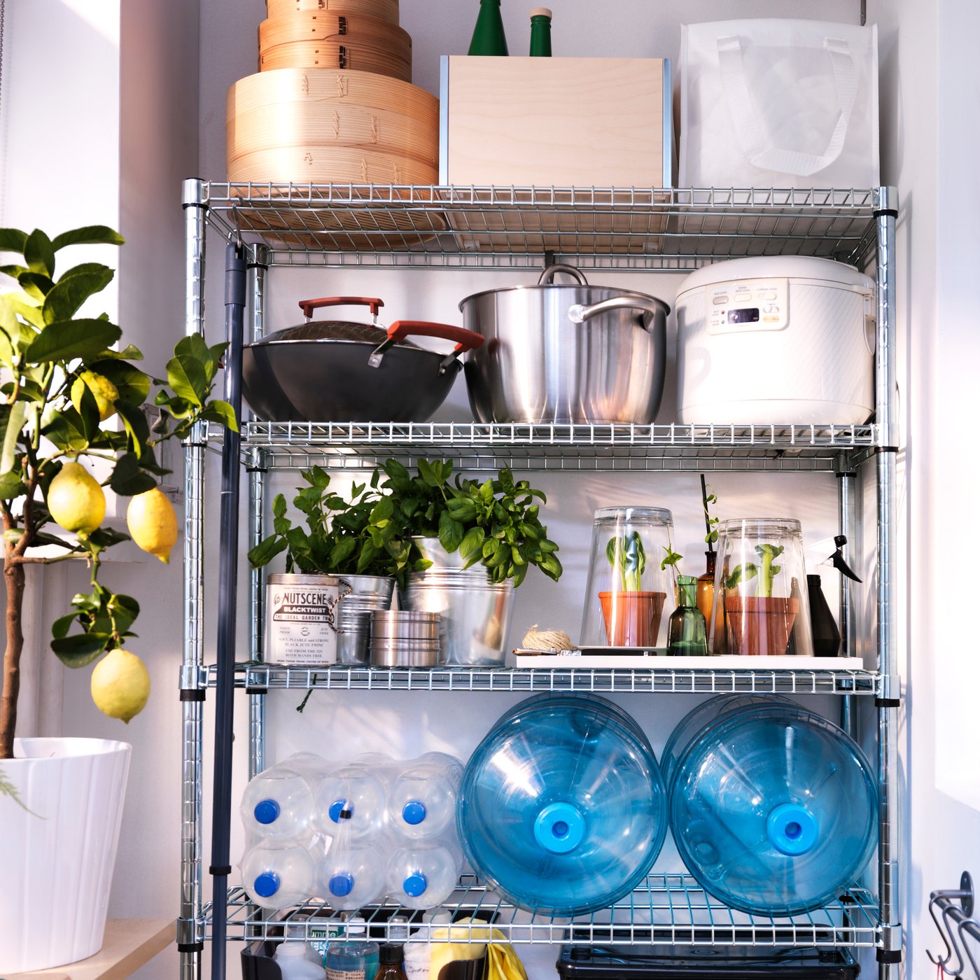 An OMAR 1 shelf section in the kitchen