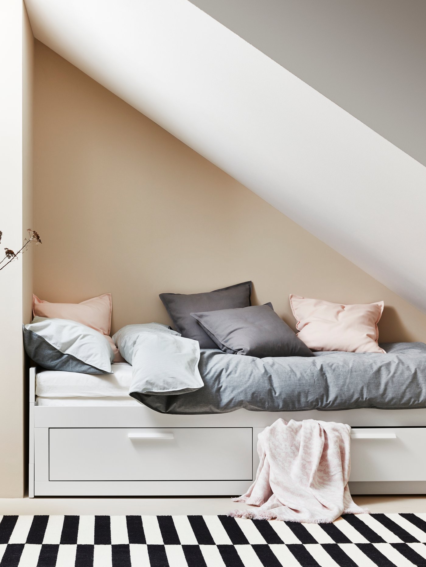 An undefined in the bedroom