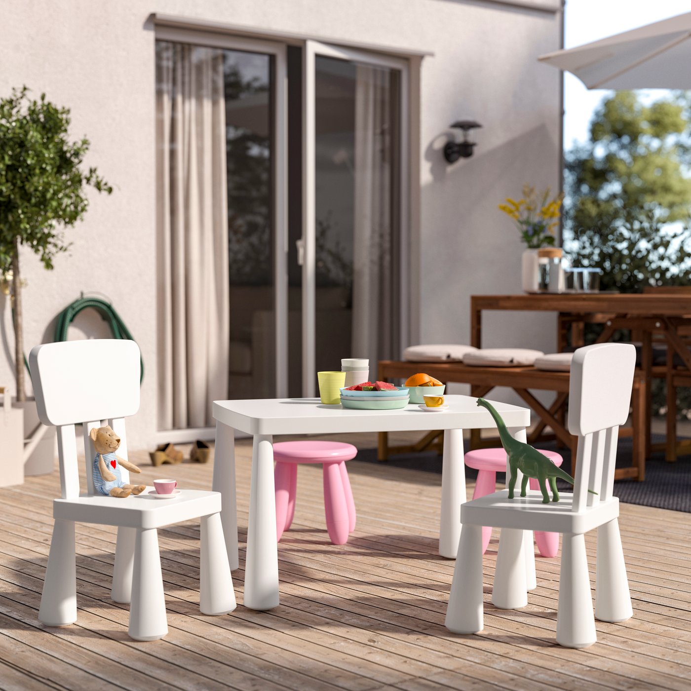 An in/outdoor white MAMMUT children's table