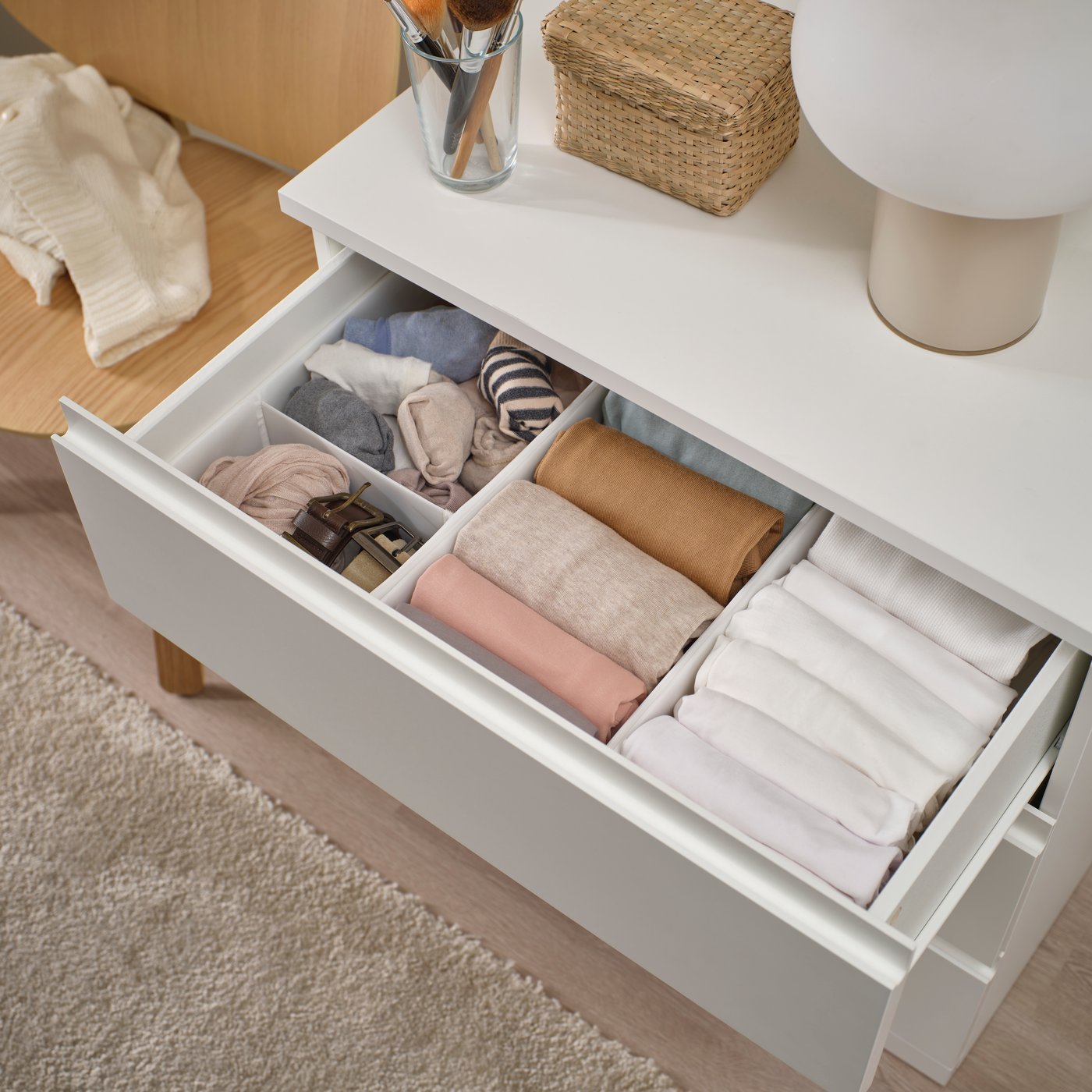 A white SKUBB box