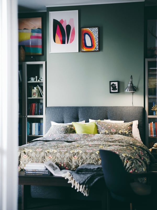 A black RIBBA frame in the bedroom