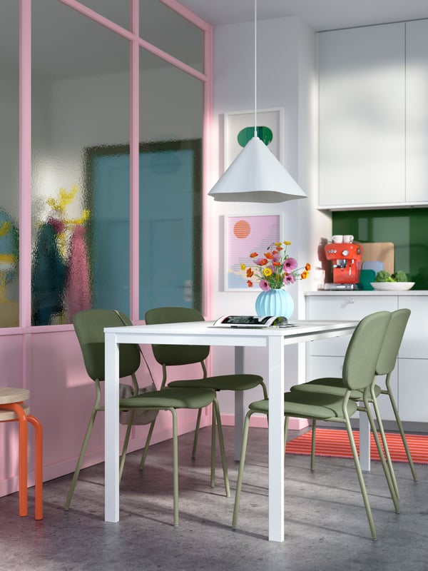 A white/white VIHALS table