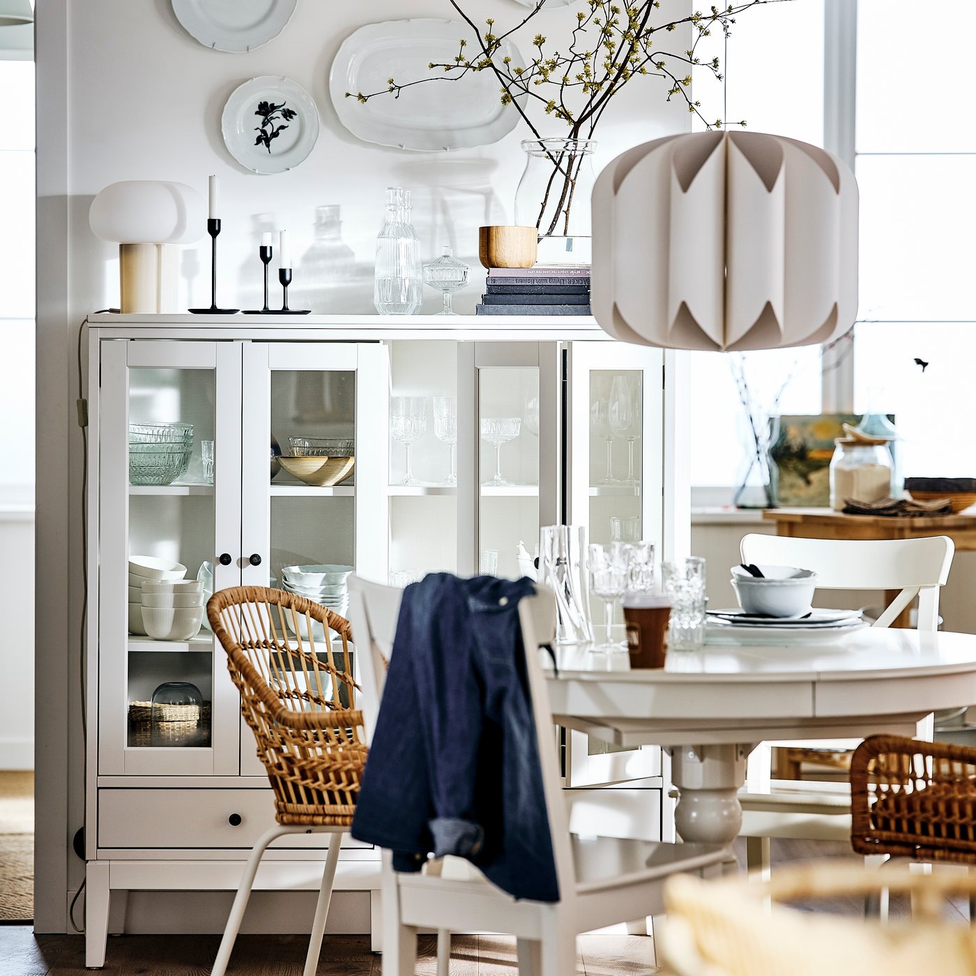 A white UPPLAGA bowl in the dining room