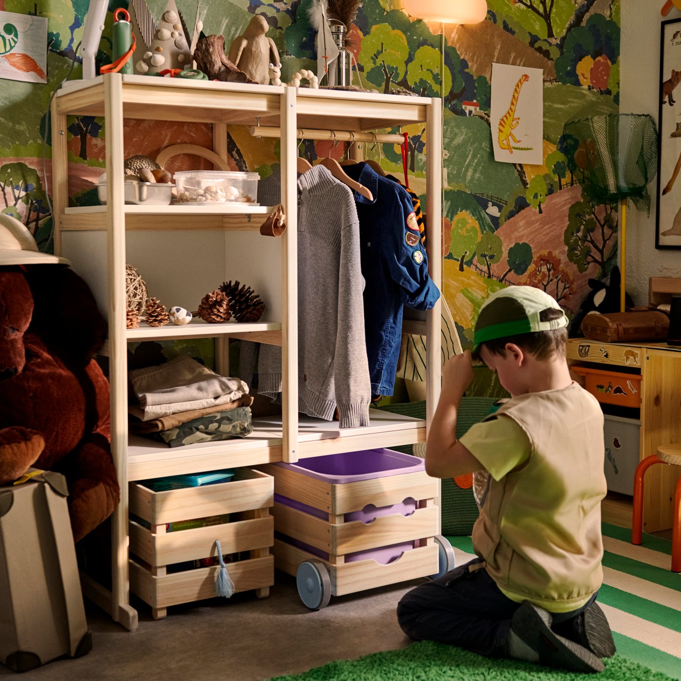 Un monoculaire MAJBAGGE vert et orange dans la chambre des enfants