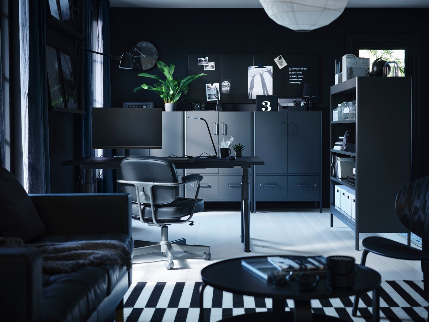 A statement home workspace, tailored to you