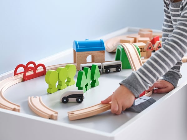 A LILLABO 45-piece train set with rail