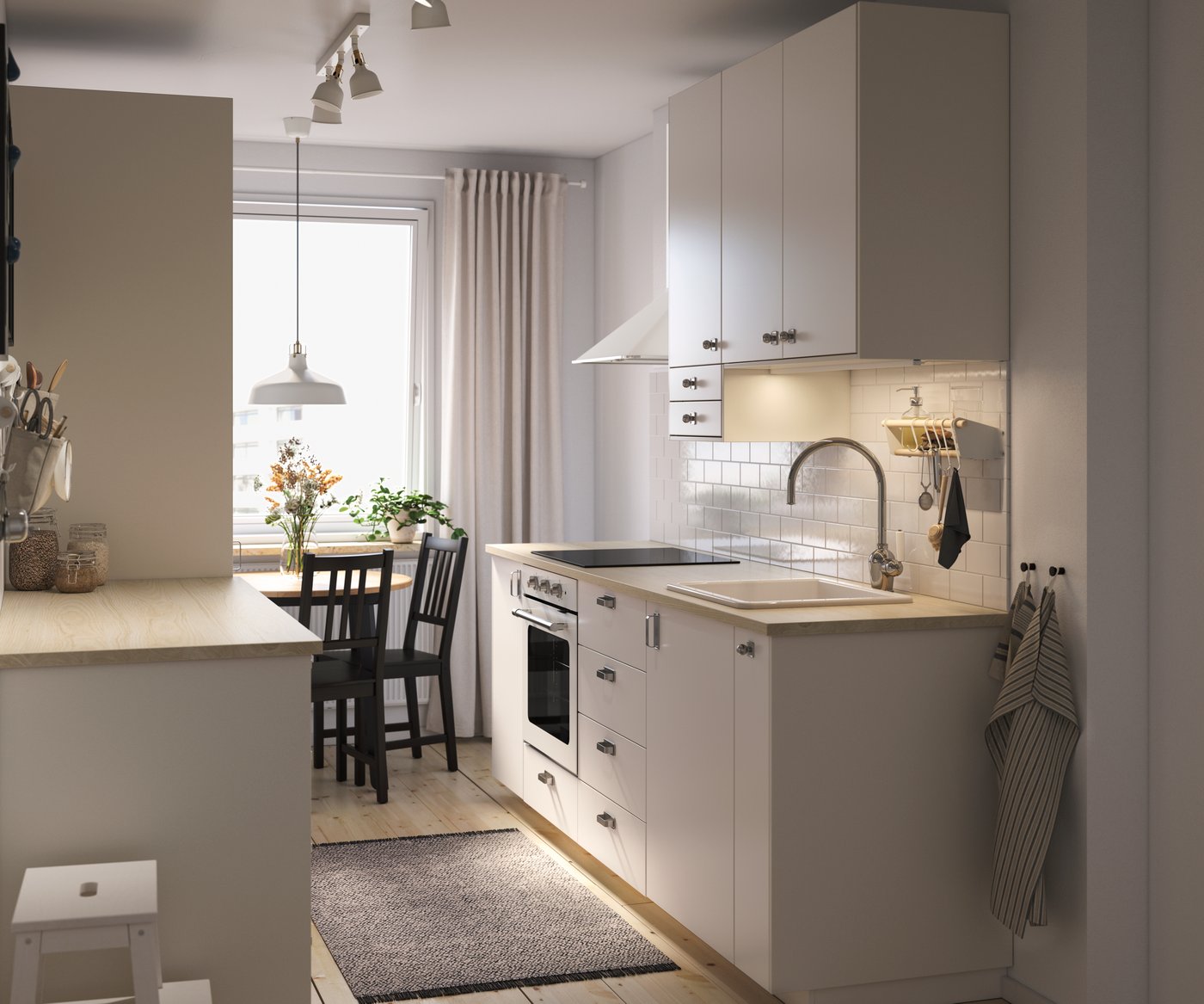 A white VEDDINGE door in the kitchen.