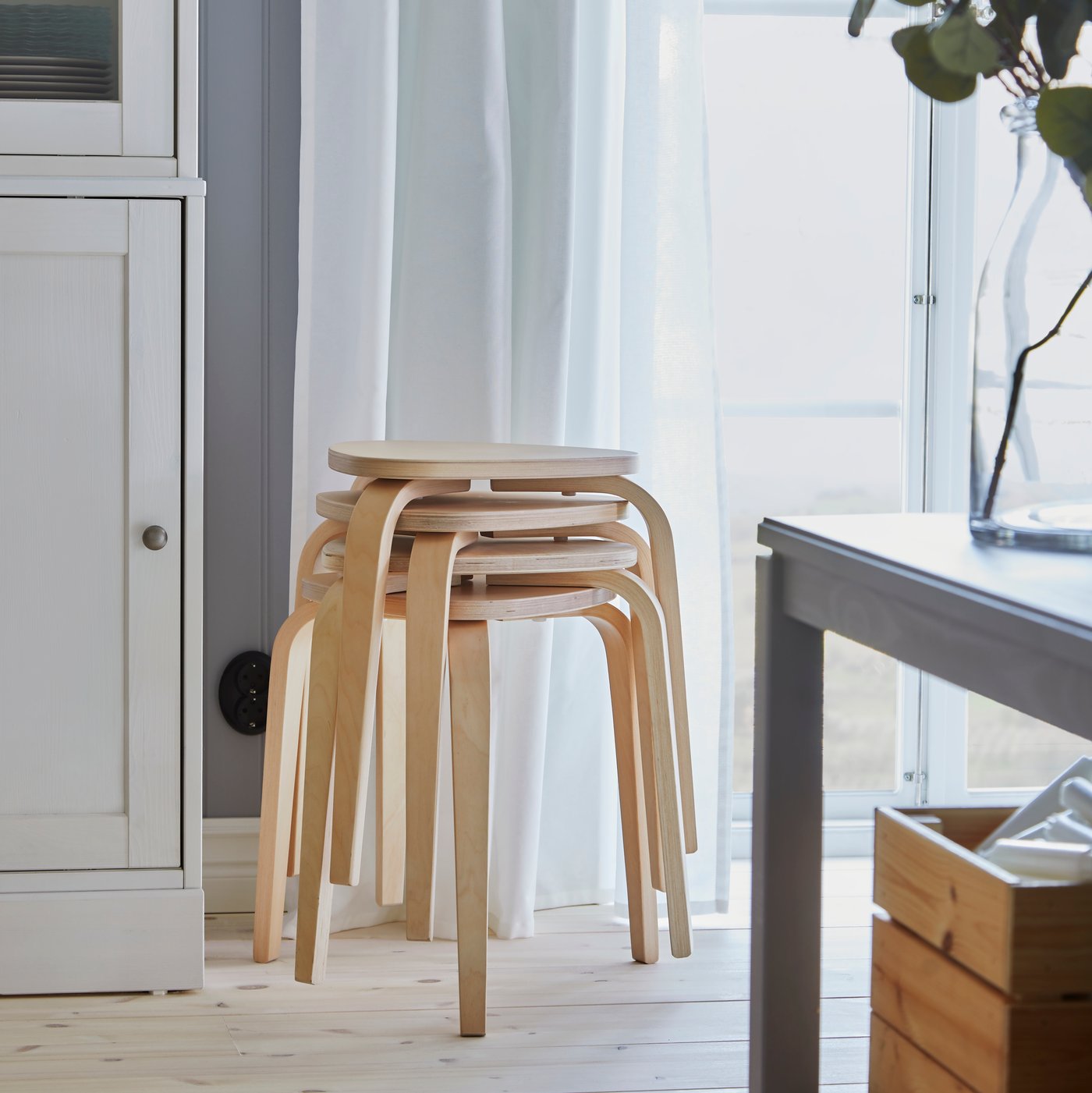 KYRRE stackable stool