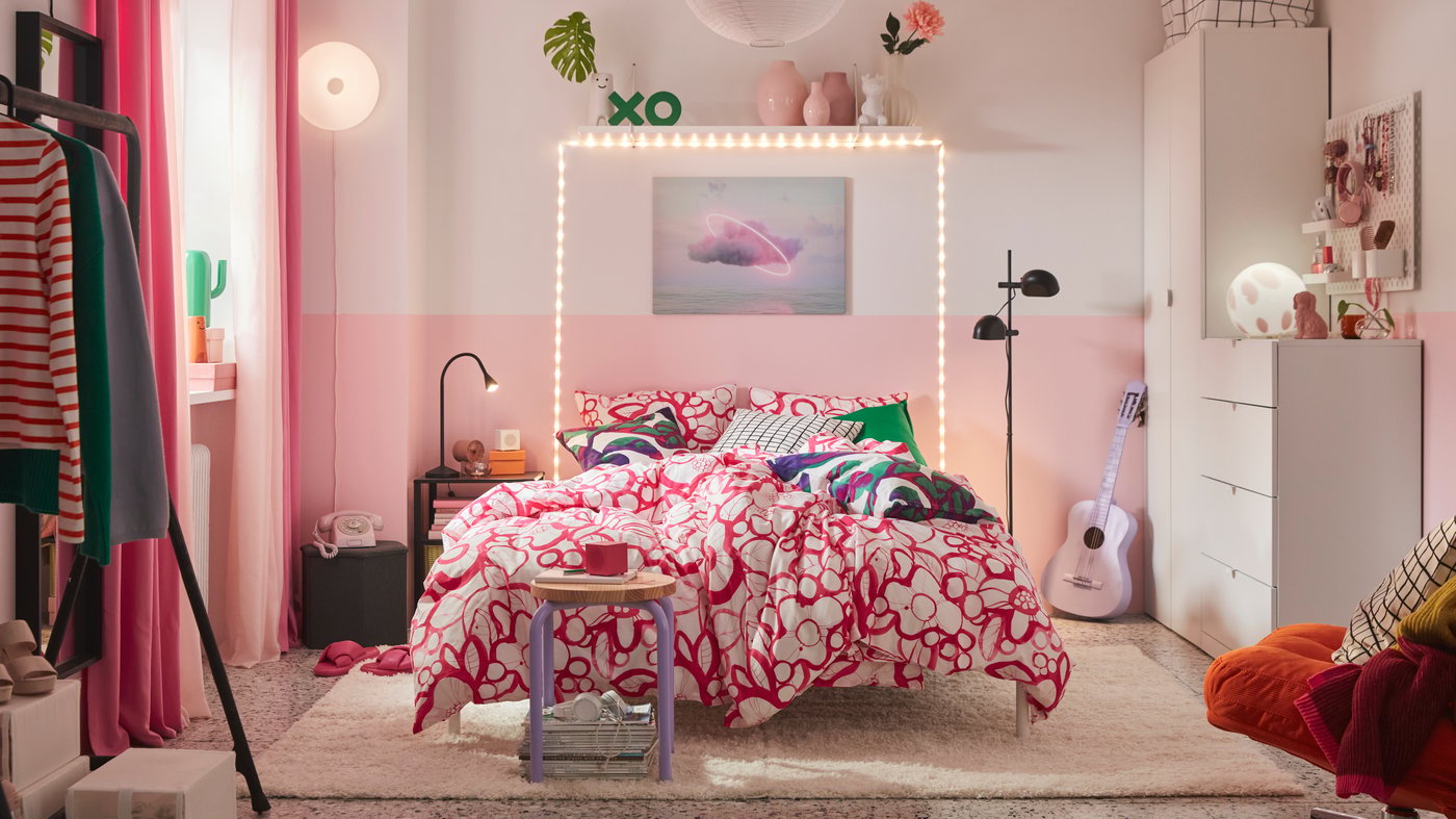 A pink/with heading tape STENFRÖ sheer curtains, 1 pair in the bedroom