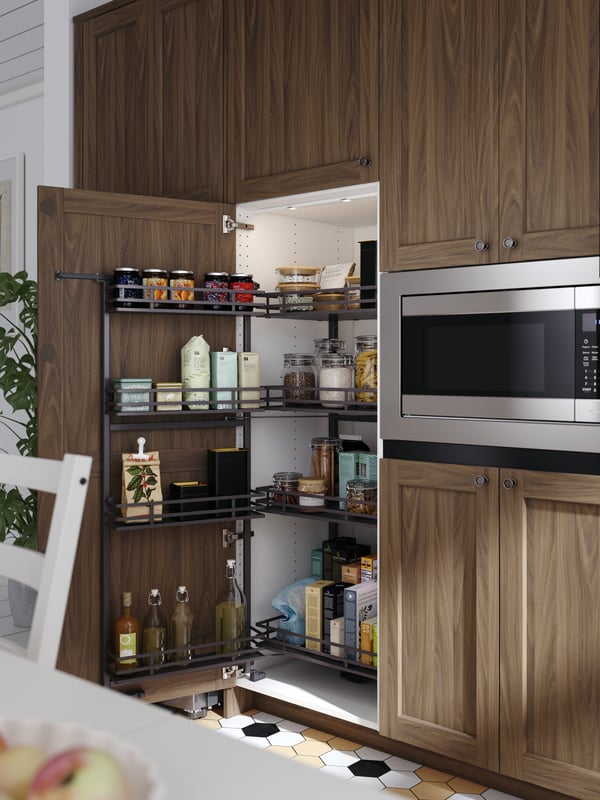 An UTRUSTA pull-out larder