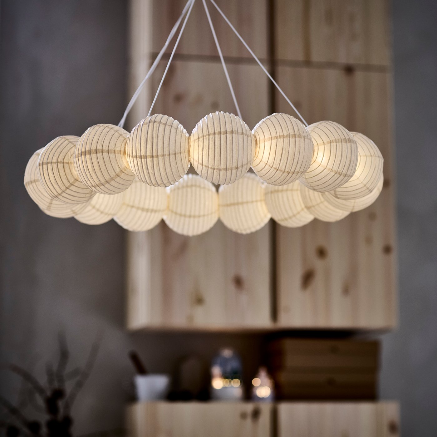 A ball circle/white STRÅLA LED decorative pendant lamp