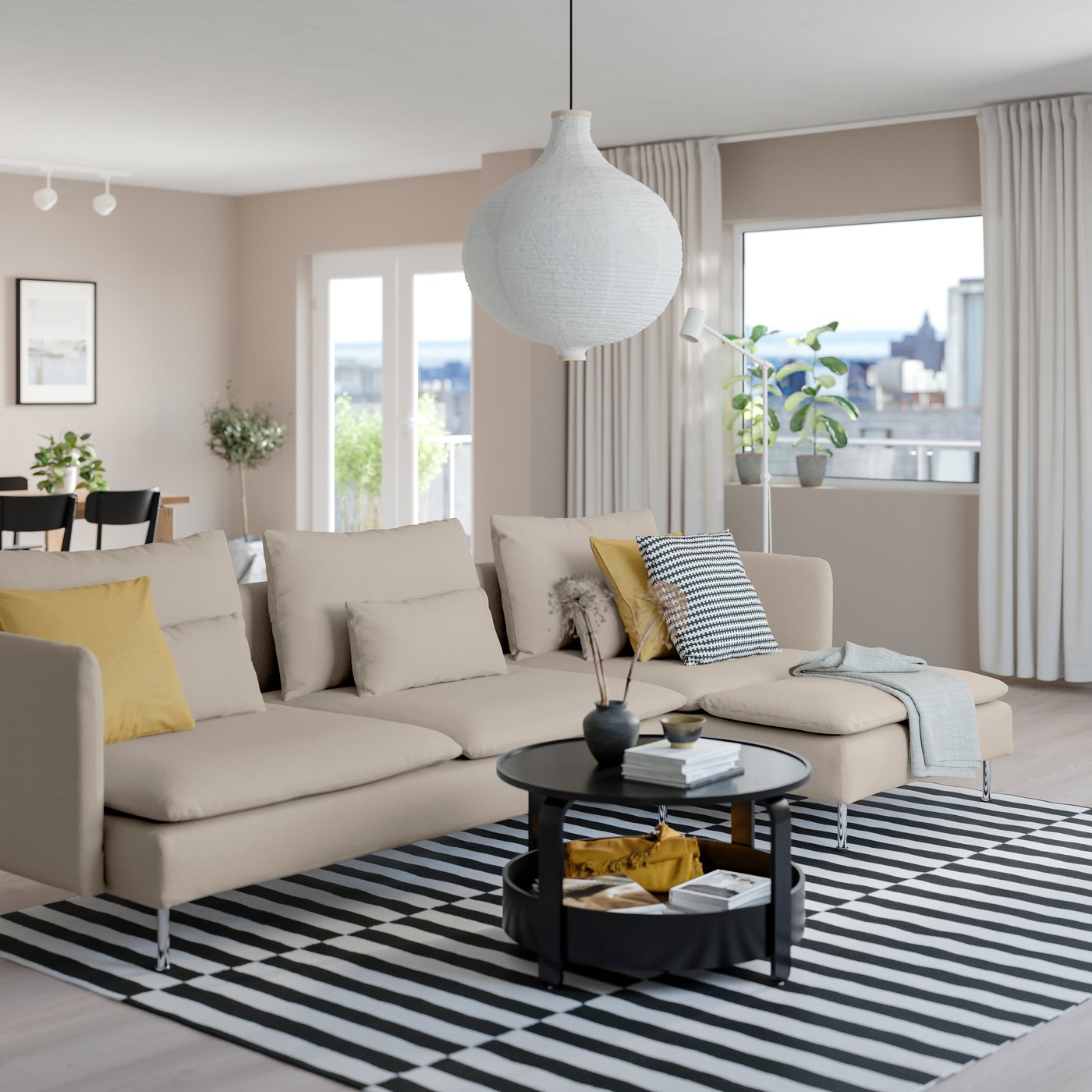 A Fridtuna light beige SÖDERHAMN 4-seat sofa with chaise longue in the living room