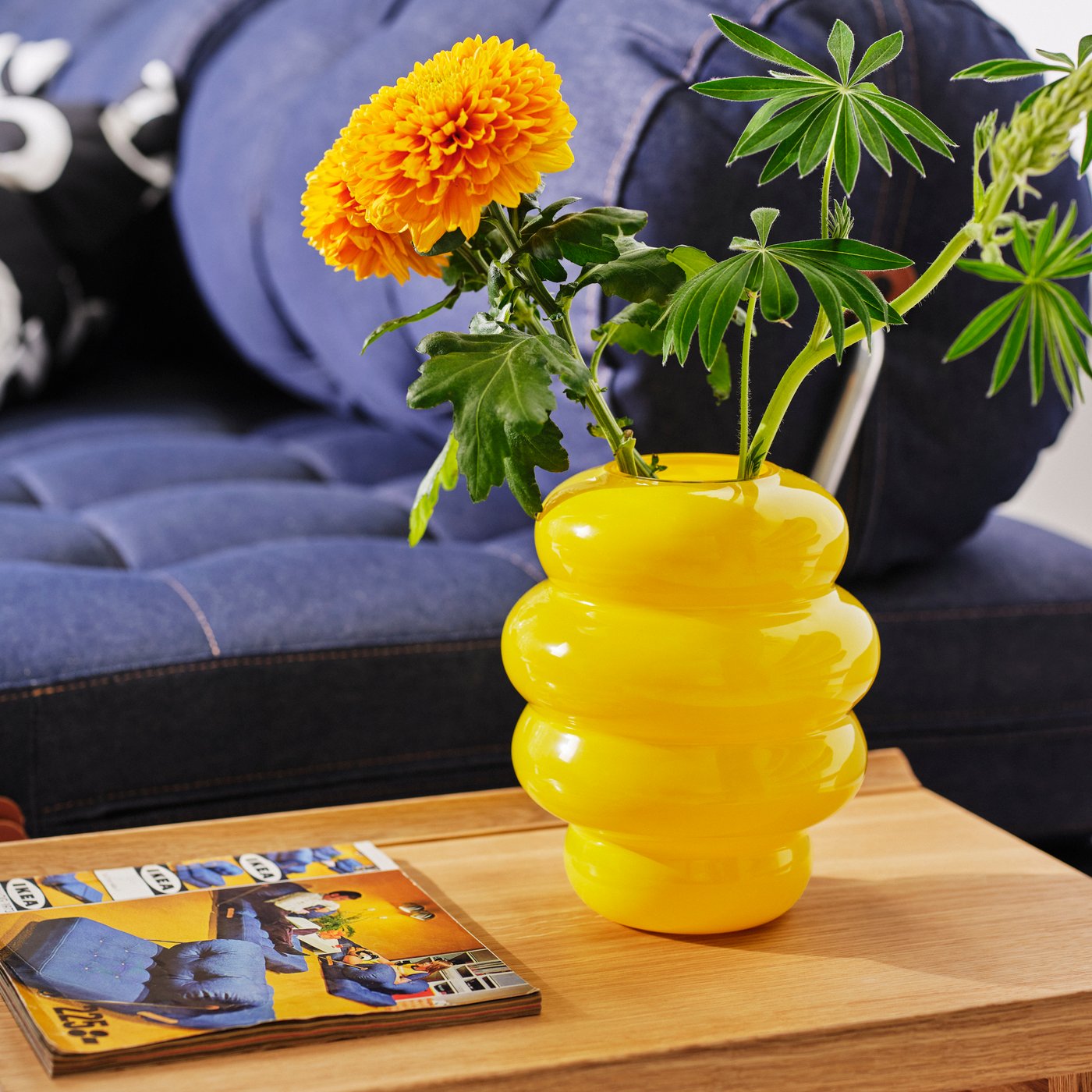 A Vansta blue VÅRKUMLA chair-bed