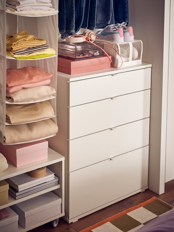 A white/anchor/unlock-function VIHALS chest of 4 drawers