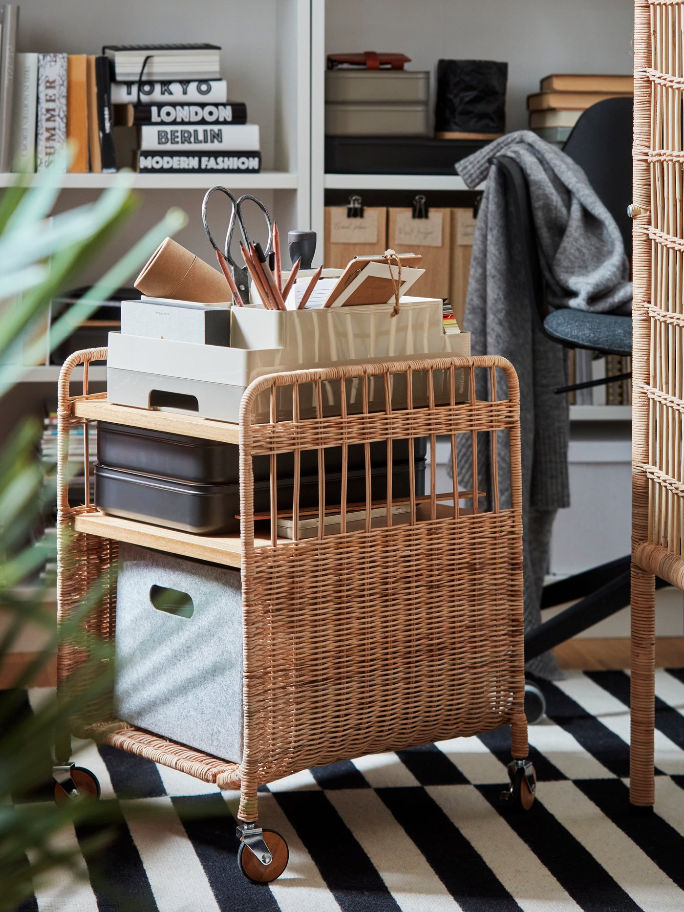An oak effect HÄSTVISKARE magazine file in the home office