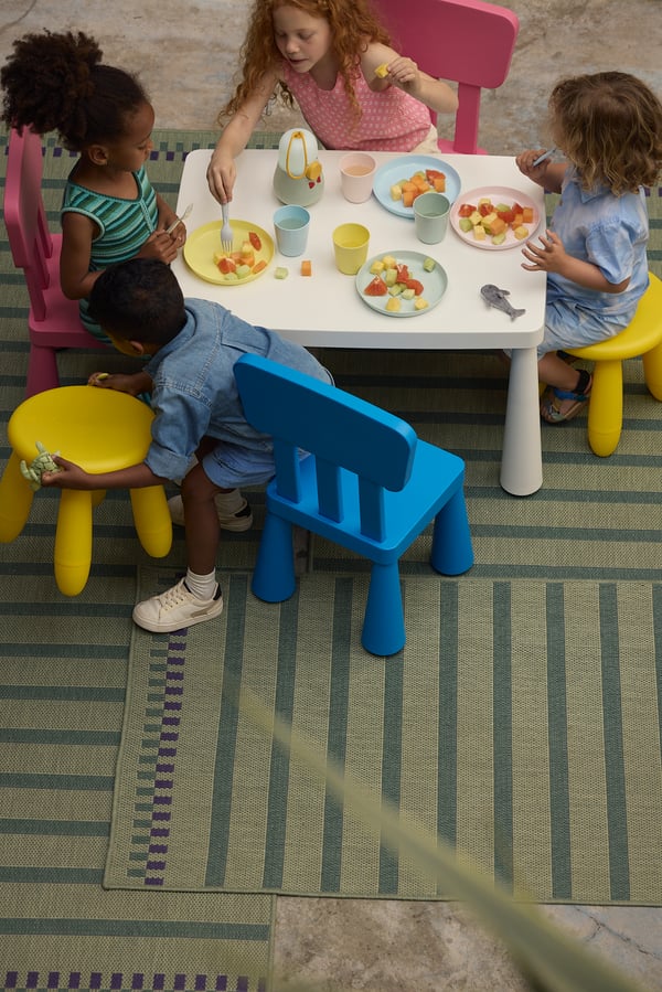 An in/outdoor/yellow MAMMUT children's stool