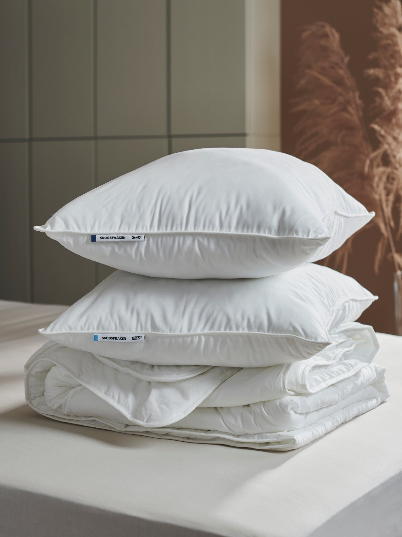 A SKOGSFRÄKEN pillow, high, side/back sleeper