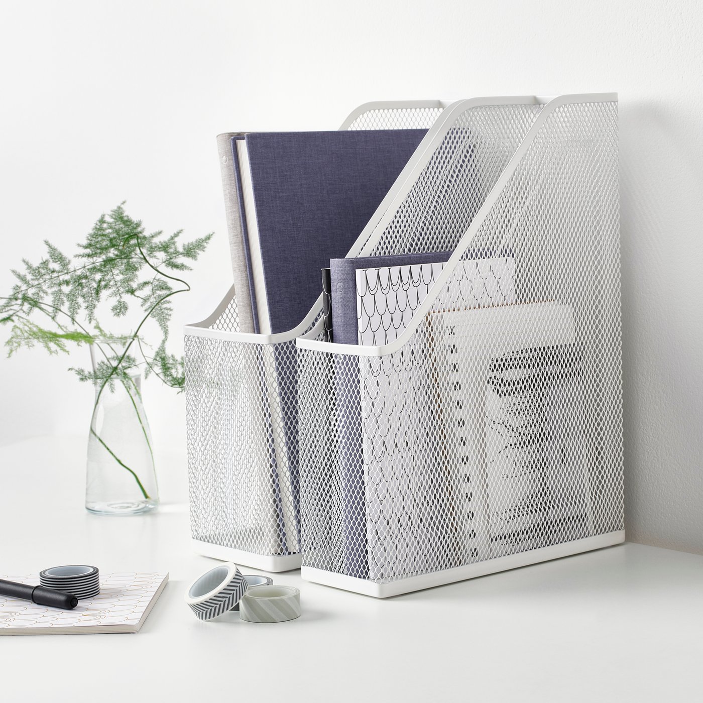 A white DRÖNJÖNS magazine file