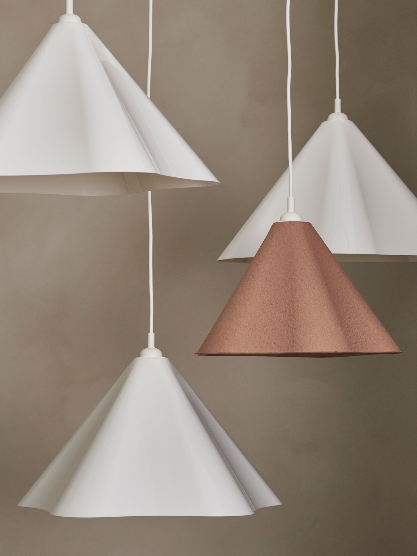 A white/plastic ZEBRASÄV pendant lamp