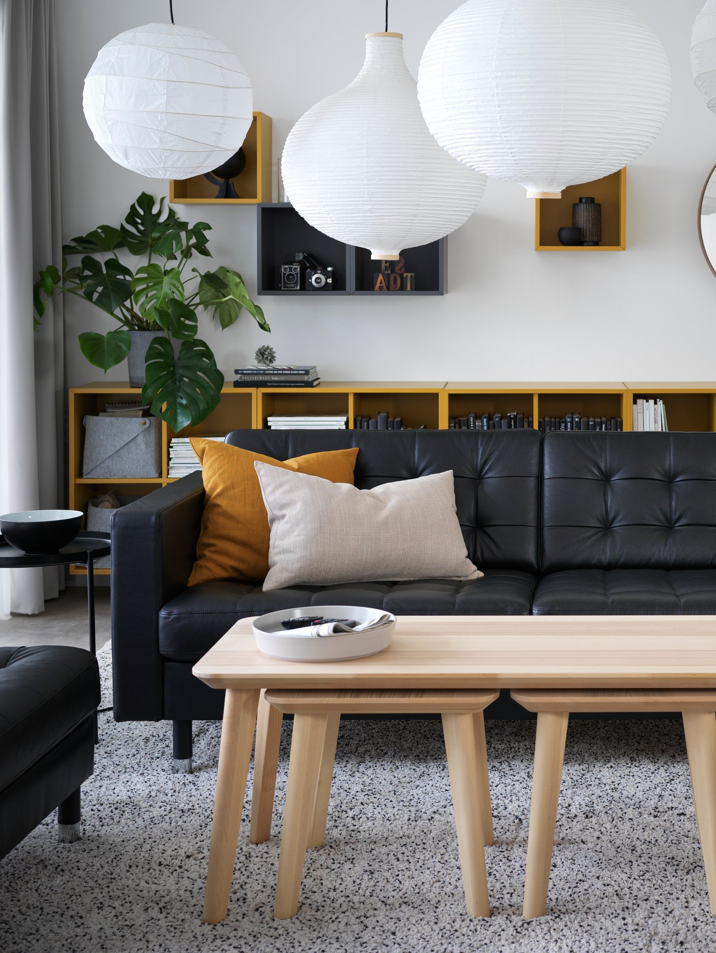 A white VINDUM rug, high pile in the living room