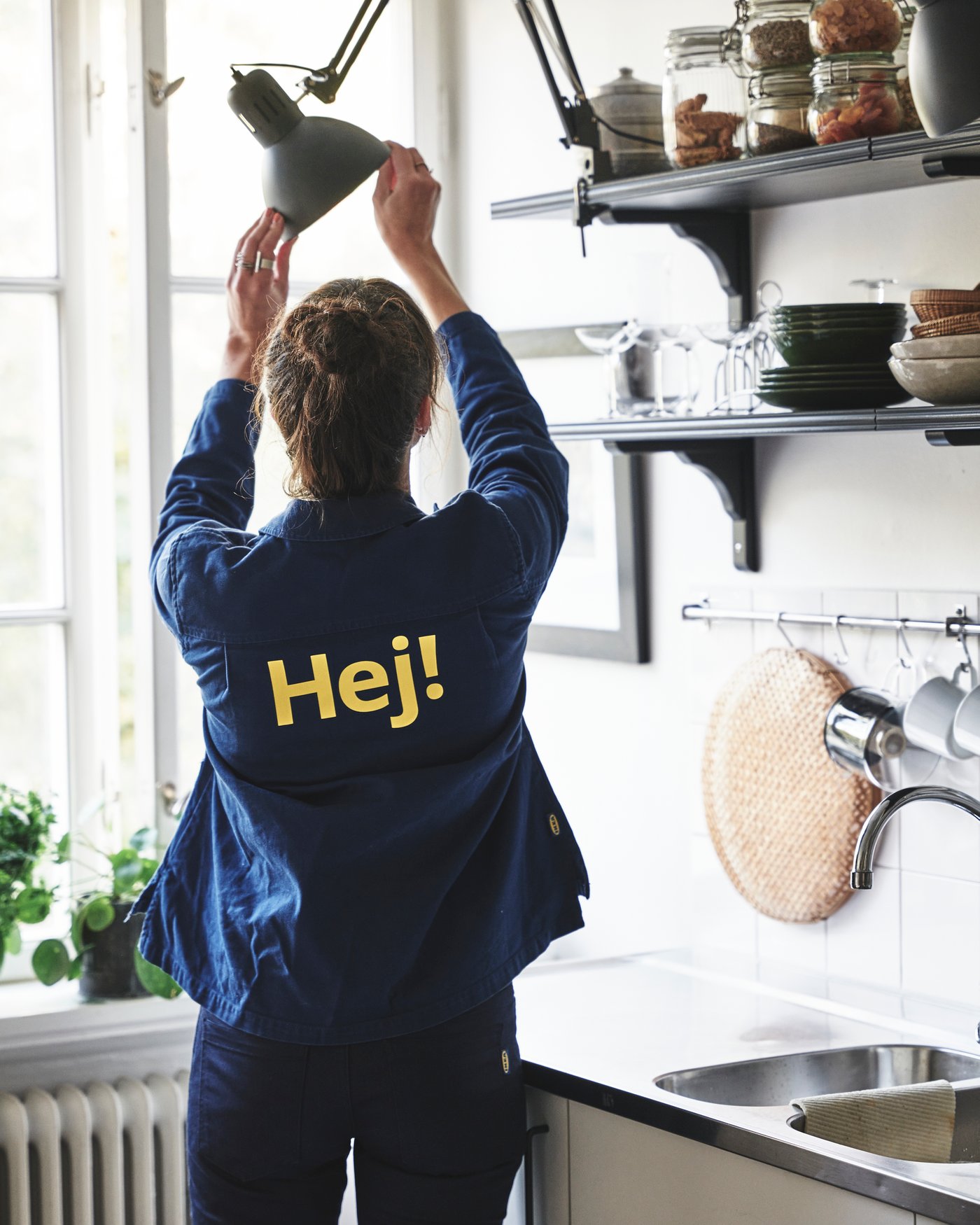 En mörkgrå TERTIAL arbetslampa