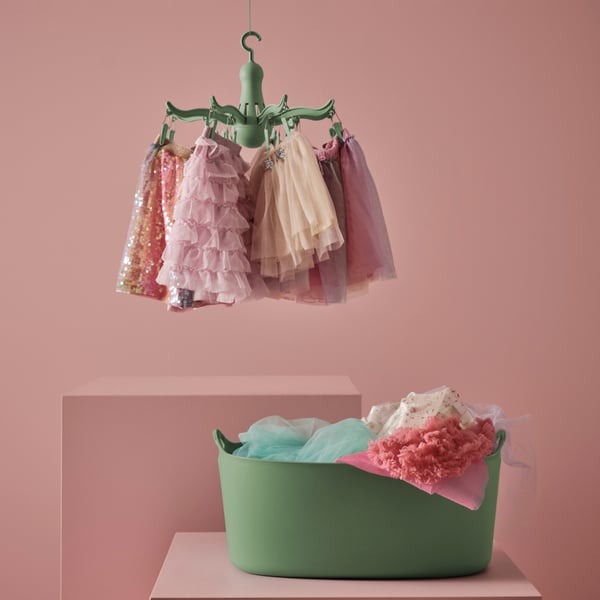 A green TORKIS flexi laundry basket, in-/outdoor