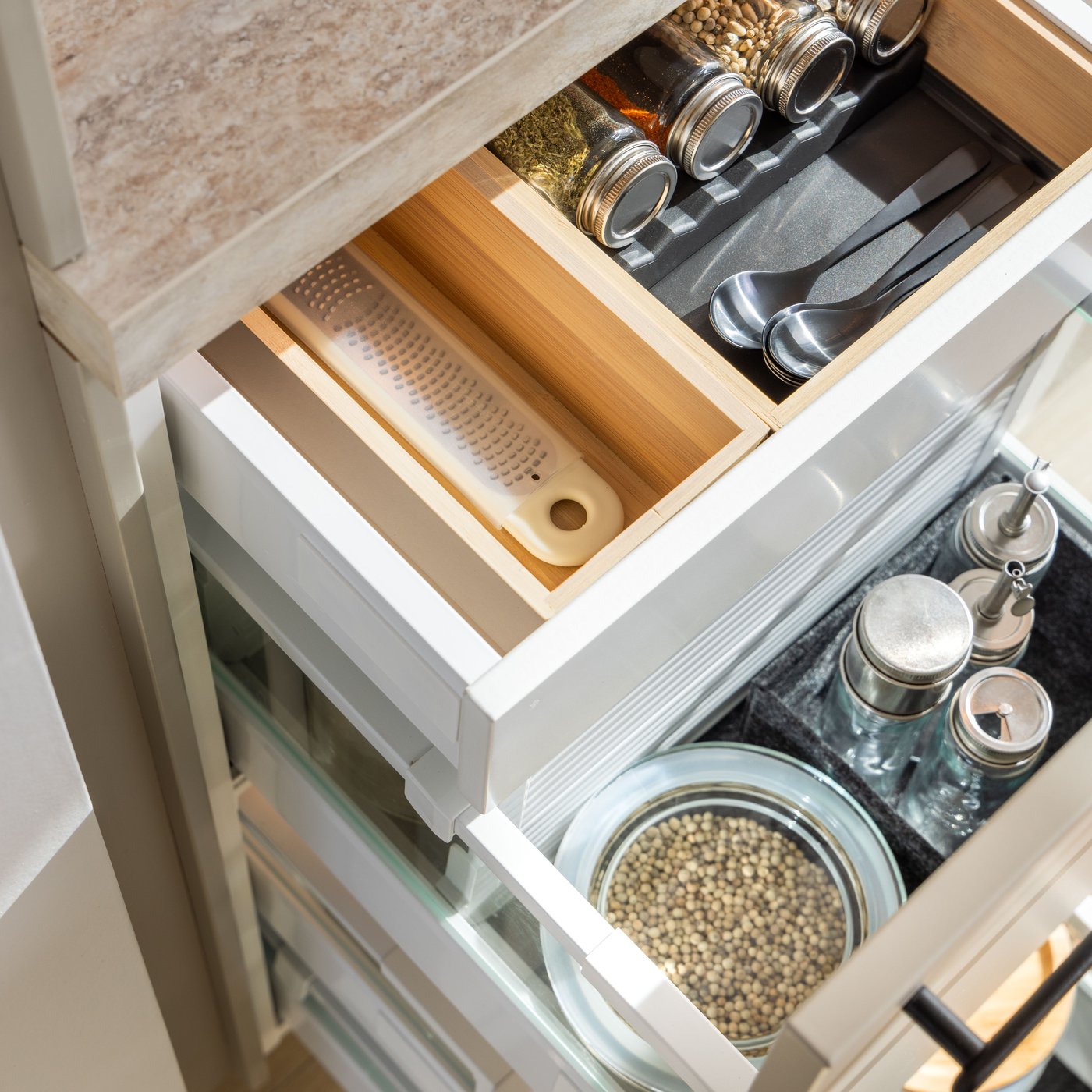 En IKEA 365+ matbehållare i glas med lock