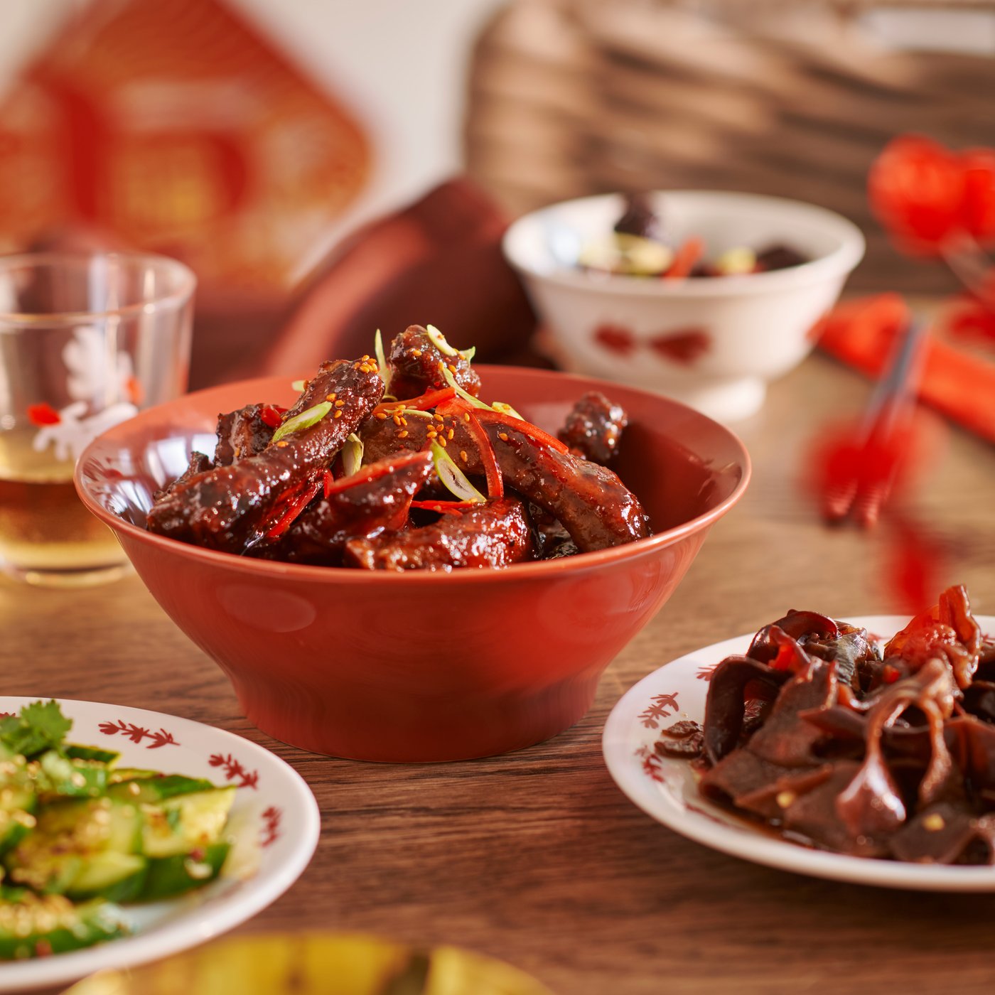 A red FÖSSTA bowl