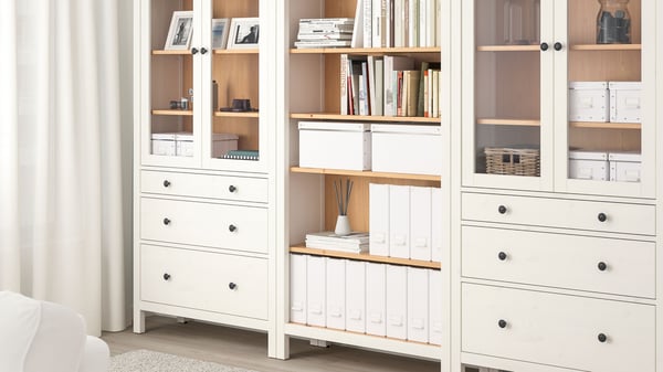 Série HEMNES pour le salon.