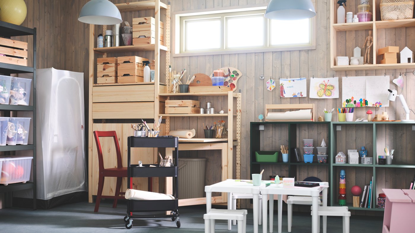An in/outdoor/white UTTER children's table