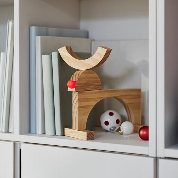 A battery-operated/reindeer STRÅLA LED table decoration in the living room