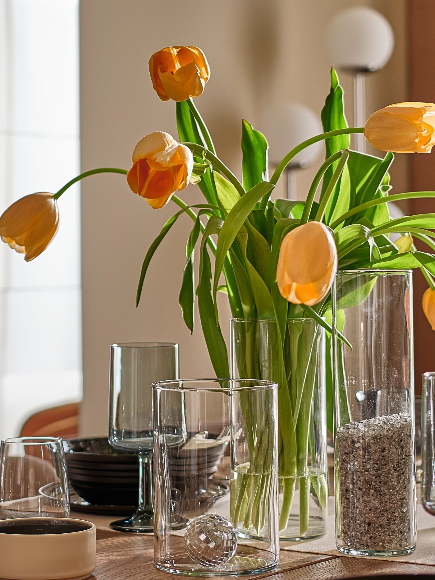 A grey OMBONAD goblet in the dining room