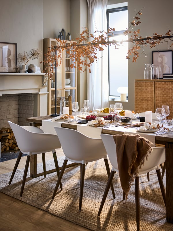 Crafted with natural jute in neutral tones that bring a sense of calm to any space.