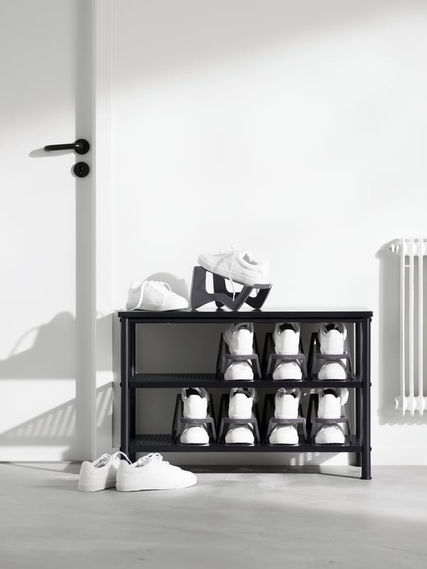 A grey MURVEL shoe organiser in the hallway
