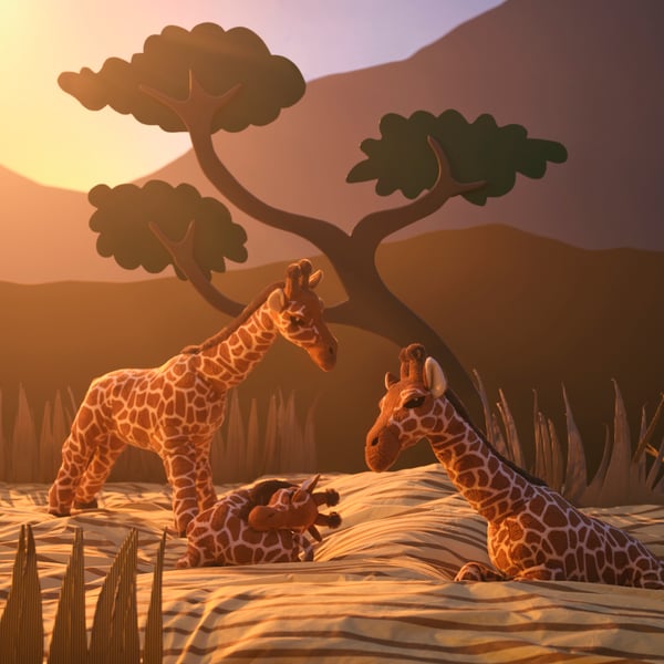 Drie SANSDLÖPARE pluchen giraffen in een zonovergoten savannelandschap.