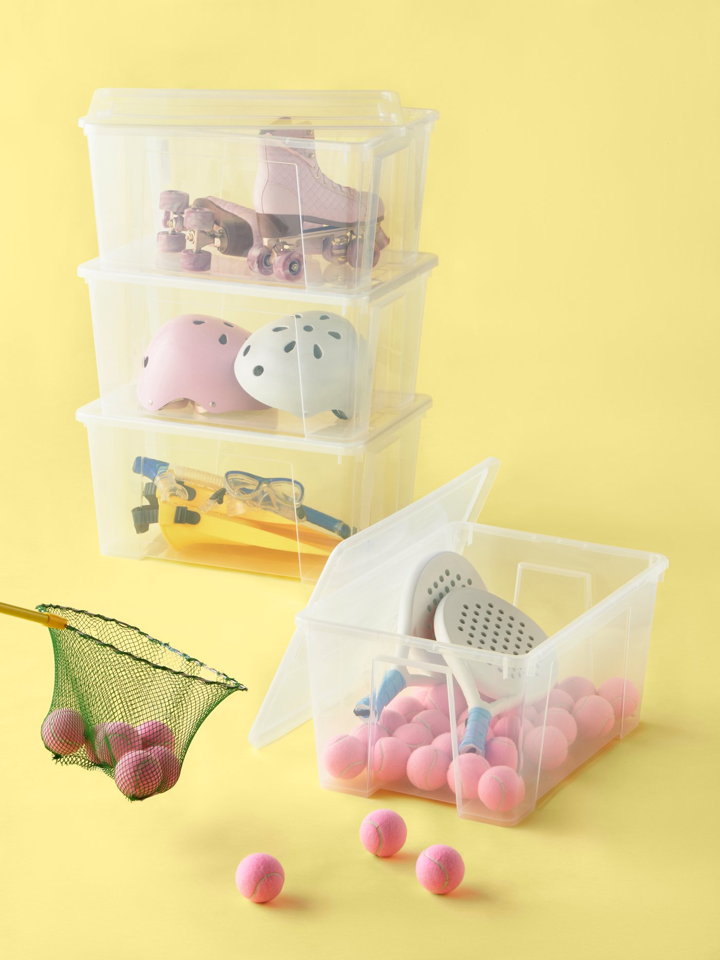 A transparent SAMLA box with lid