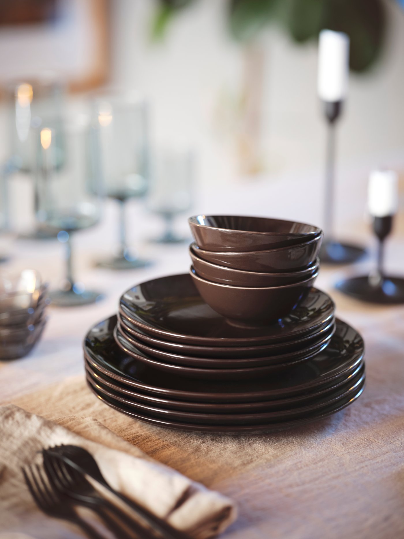 A glossy brown FÄRGKLAR bowl