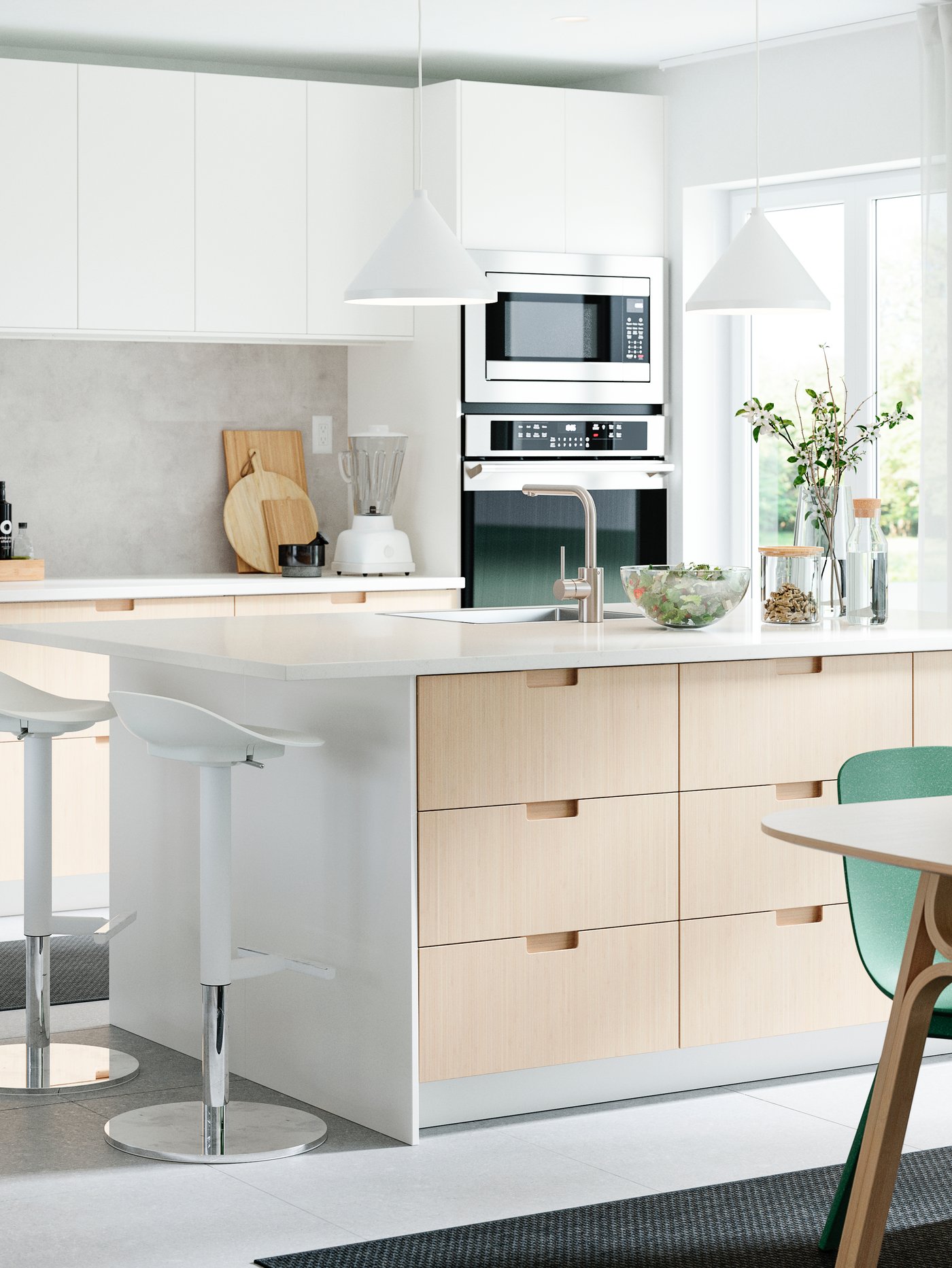A white VEDDINGE door in the kitchen
