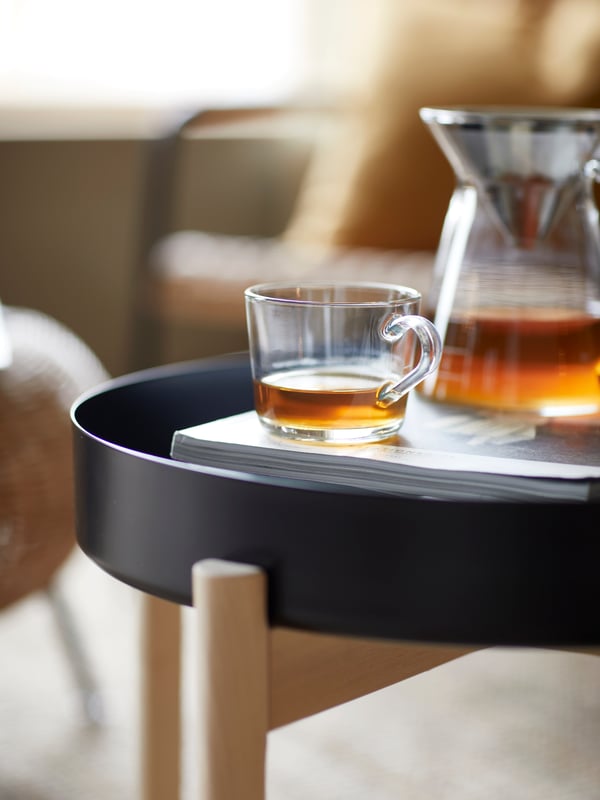 A clear glass/stainless steel HÖGMODIG coffee maker for drip coffee in the living room