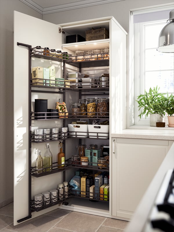 An UTRUSTA pull-out larder