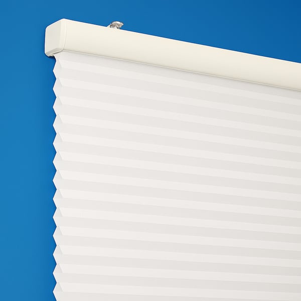 A white HOPPVALS cellular blind