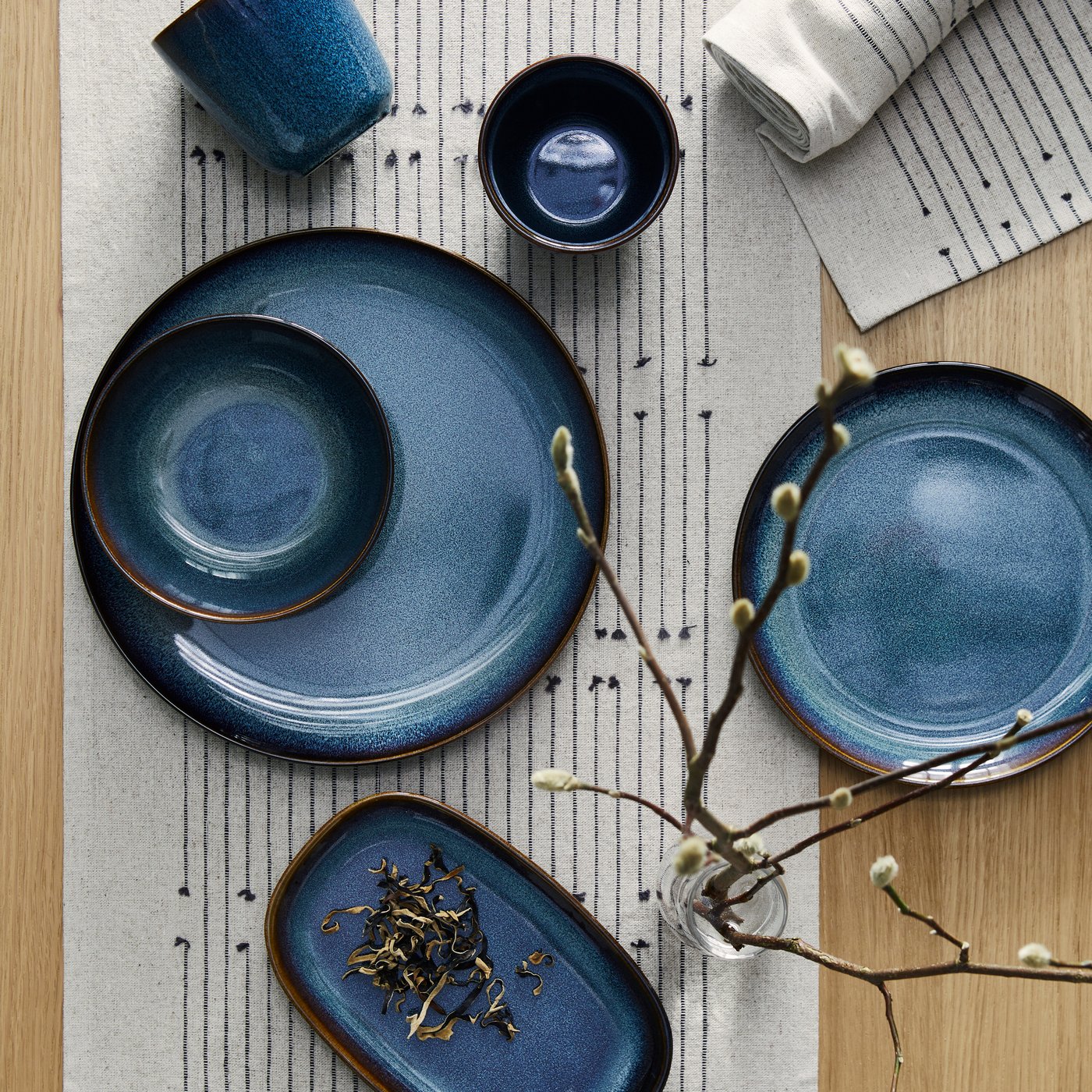 A blue GLADELIG bowl